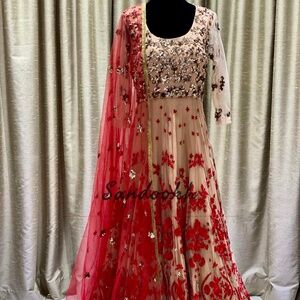 Astha Narang lahenga.